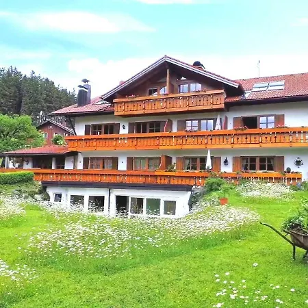 Edelweiss Apartment *