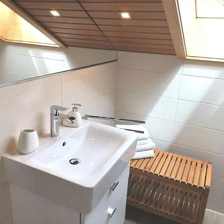 Edelweiss Apartment *